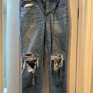 American Eagle Hi Rise Tomgirl Distressed Jeans - size 6 Reg